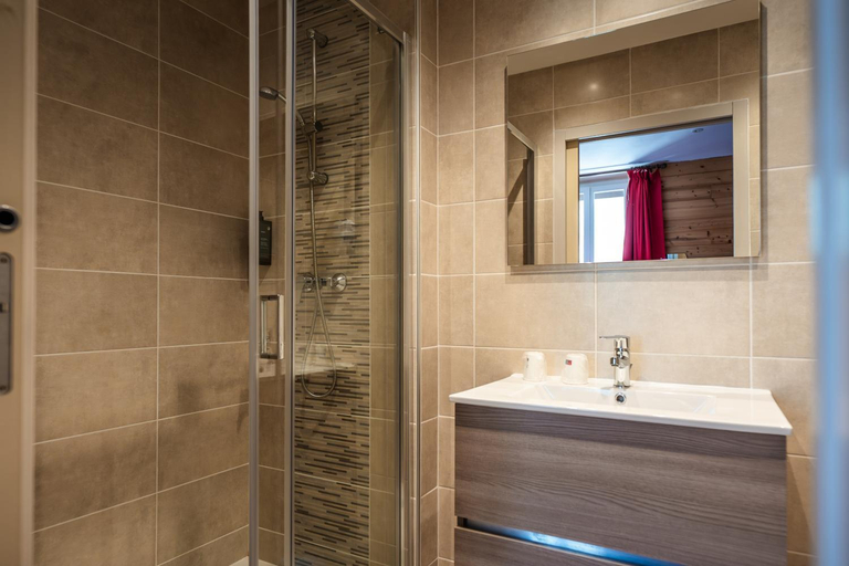Bathroom 3, Hotel Castillan, Hautes-Alpes
