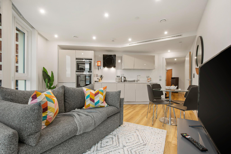 Others 4, One Bedroom apartment in Aldgate, London