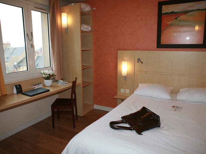 Bedroom 3, ibis Chateauroux, Indre