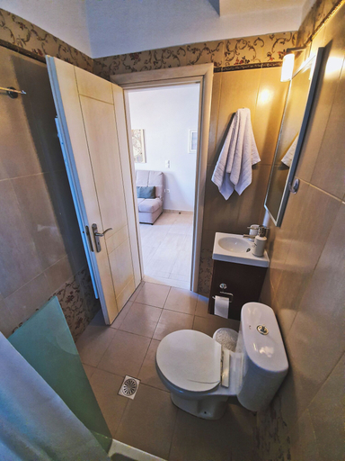 Bathroom 3, Kainon Asti, Ionian Islands