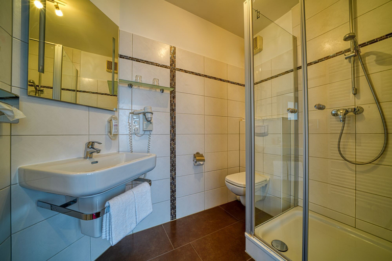 Bathroom 5, Hotel Wissers by ANS, Ostholstein