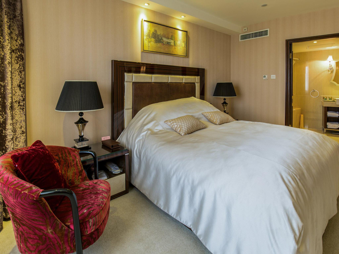 Bedroom 3, The Twenty First Century Hotel, Beijing