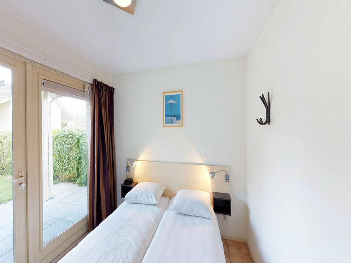 Bedroom, Spacious House in Netherlands for 8 Guests, Noord-Beveland