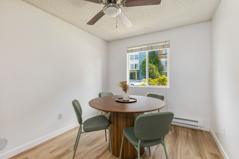 Room 4, Comfortable Townhouse in Ash Way Lynnwood, Snohomish
