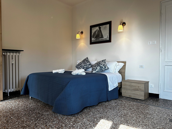 Bedroom 4, Genova Antica, Genova