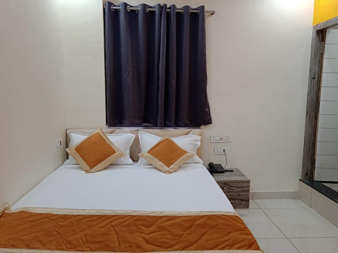 Bedroom 5, Hotel Glacier, Araria