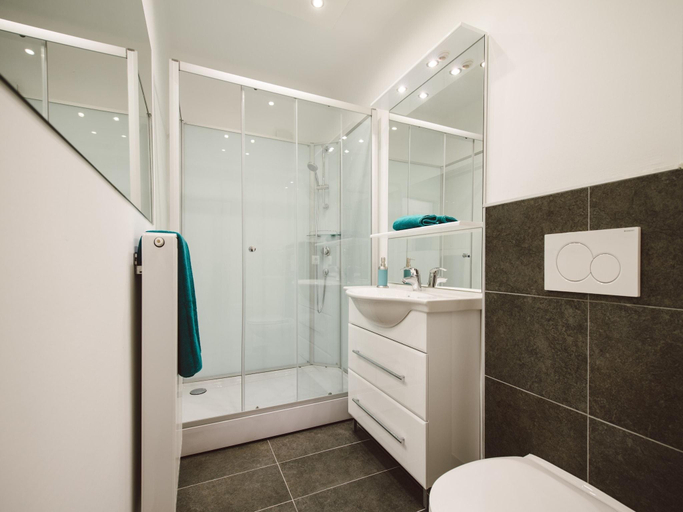 Bathroom, Eisenerz Apartments, Leoben
