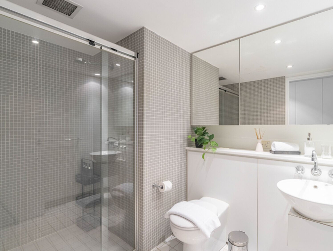 Bathroom, Kozyguru | Barangaroo | Waterfront Views Studio, Sydney