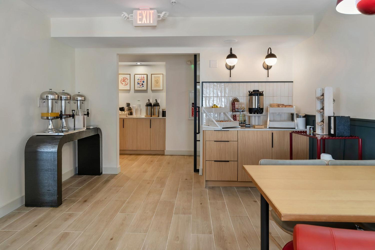 Food & Drinks 5, BOB Hotels Tallahassee - Boutique on Budget, Leon
