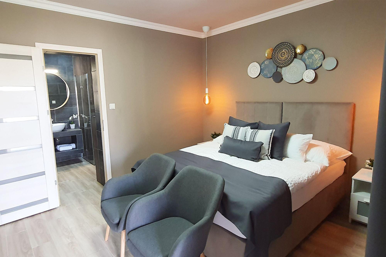 Bedroom 2, The Luxo Wine Museum & Hotel, Püspökladány