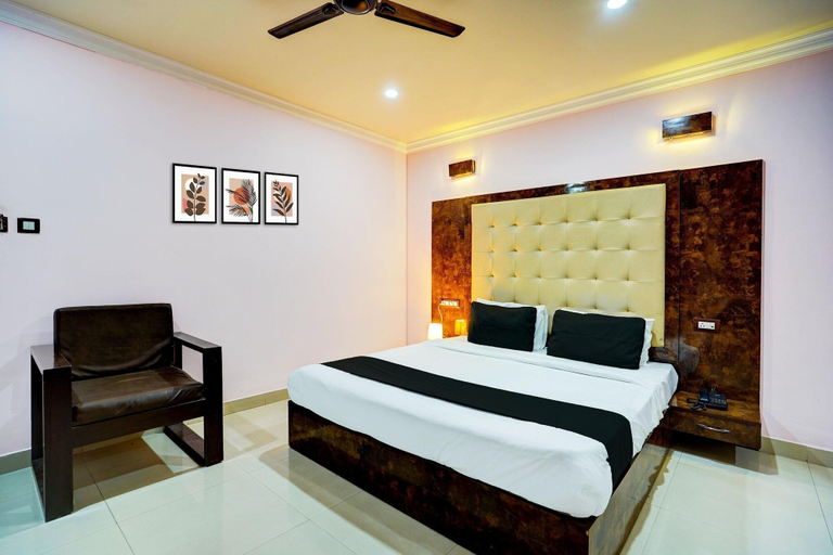 Room 5, Stylish Stays at MG Road Near Commercial Street, Bangalore