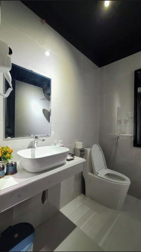 Bathroom 3, VangVieng Elegance Boutique Resort, Vangvieng