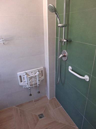 Bathroom 3, Centro Ferie Salvatore, Latina