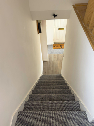 Others 5, Heathrow Lodge B&B, London