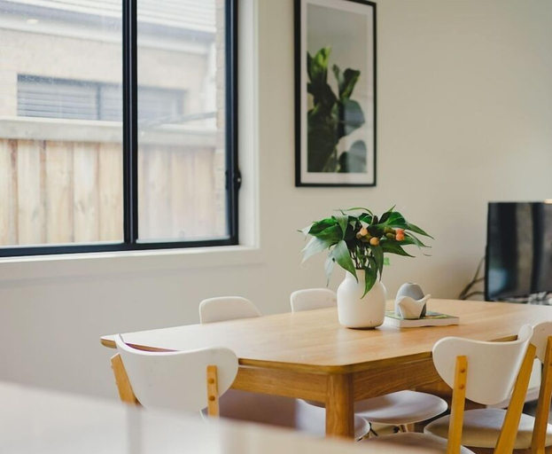 Others 4, Kozyguru | Greenvale | Charming 7 Bed House, Melbourne