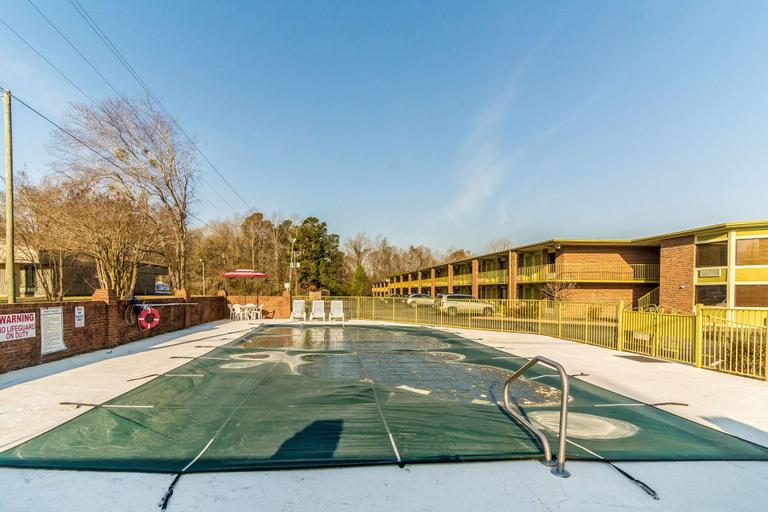Sport & Beauty 3, Econo Lodge Whiteville, Columbus