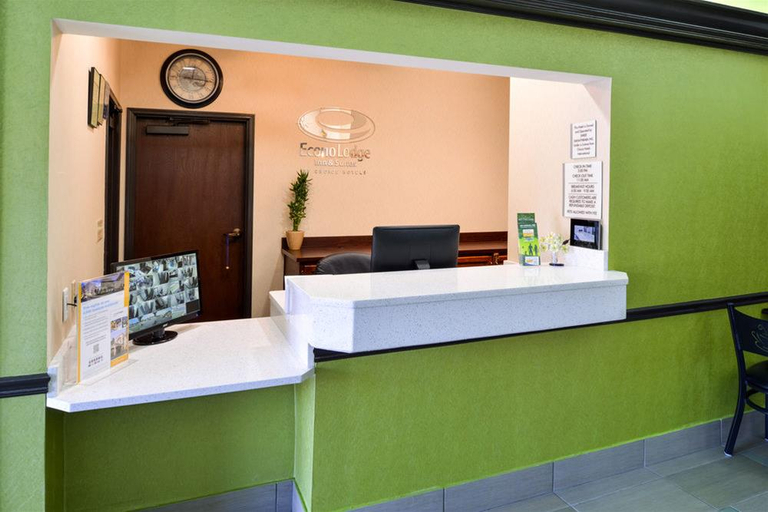 Public Area 2, Econo Lodge Inn & Suites Shelbyville, Bedford
