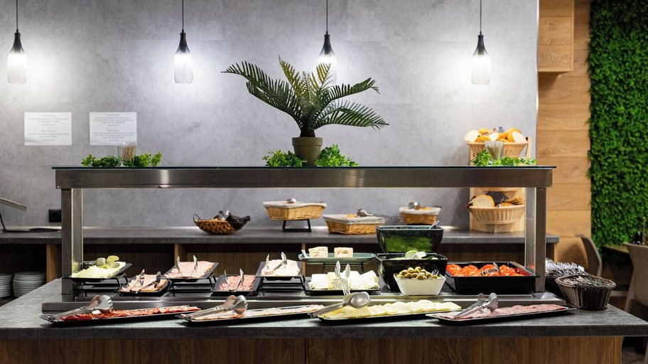 Food & Drinks 5, Hotel Avenue, Burgas