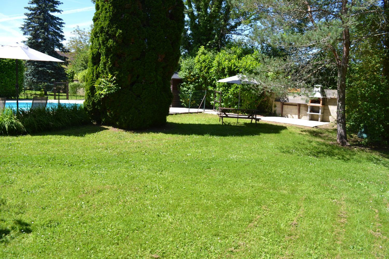 Others 4, Les Bruyeres B&B, Charente