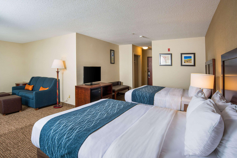 Bedroom 3, Comfort Inn Naugatuck-Shelton, Ct, New Haven