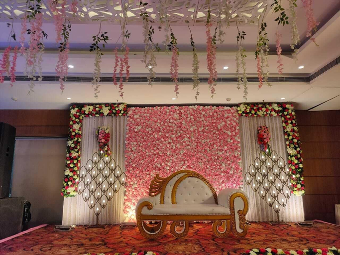 Others 5, Hotel Silvete, Lucknow