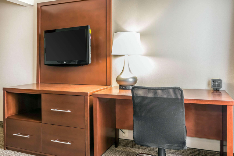 Bedroom 3, Comfort Suites Springfield - OH, Clark