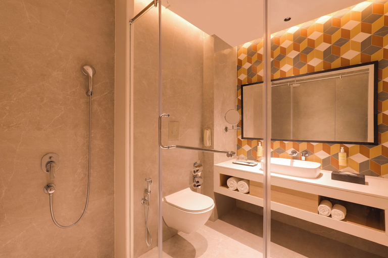 Bathroom 3, Lemon Tree Hotel Chandausi, Sambhal