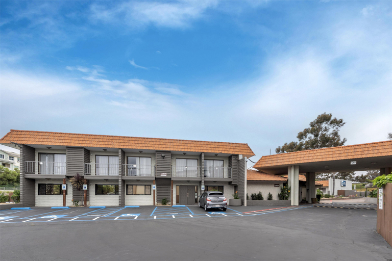 Exterior & Views 1, Best Western Oceanside Inn, San Diego