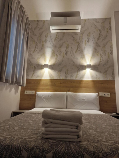 Bedroom 3, Hostal Esparteros, Madrid