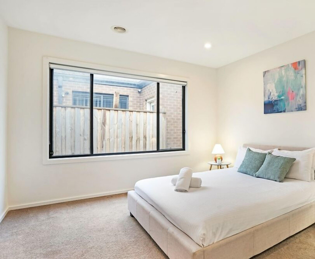 Bedroom 5, Kozyguru | Greenvale | Charming 7 Bed House, Melbourne