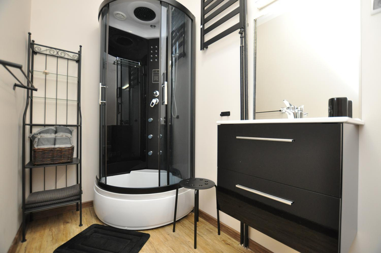 Bathroom 3, Stylowy 2-pokojowy apartament 5 min. od Rynku, Środa Śląska