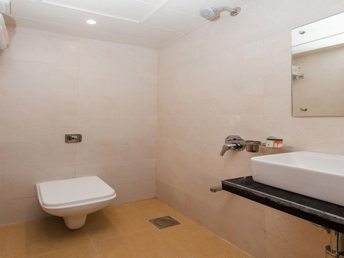 Bathroom 3, Hotel Sai Suites - Near Dadar Railway Station, Mumbai City