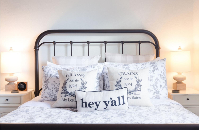 Bedroom 2, Hyde Park Carriage House, Travis