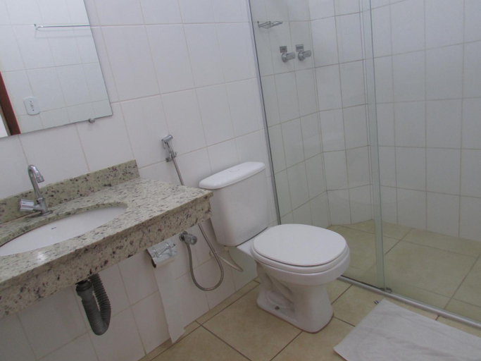 Bathroom 2, Hotel Oitis, Governador Valadares