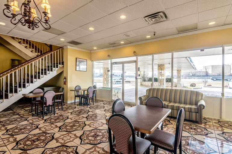 Public Area 3, Rodeway Inn Arlington Entertainment District Area, Arlington