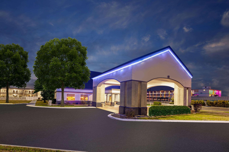 Public Area 2, Days Inn by Wyndham Austintown, Mahoning