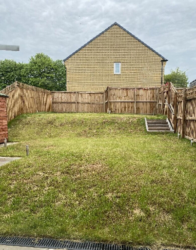 Others 3, 2 Bed House - Sleeps 4 - Parking - Wifi, Leeds
