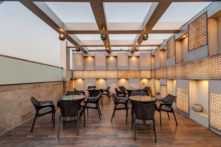 Food & Drinks 5, Treebo Masterprice Inn - 15 Mins From Airport, Lucknow