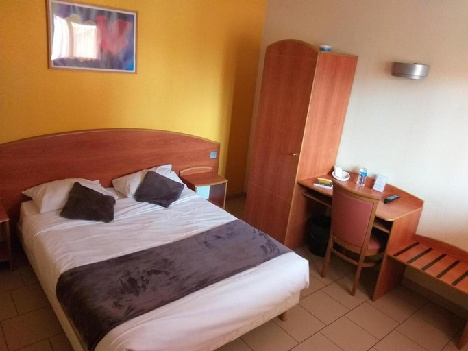 Bedroom 4, Hotel les Paturelles, Nord