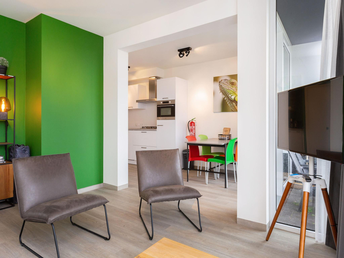 Others 5, Apartment near Sneekermeer with Marina Access, Sneek