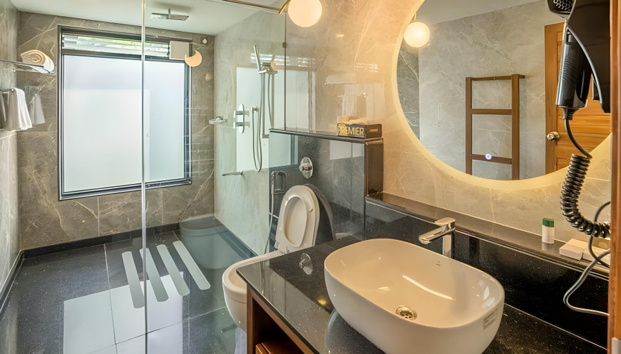 Bathroom 5, WelcomHeritage Ayatana Ooty, The Nilgiris