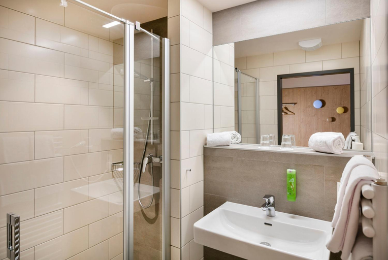 Bathroom 4, JUFA Hotel Weiz, Weiz
