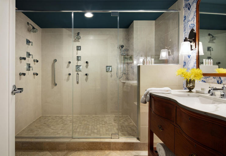 Bathroom 4, Graduate by Hilton Chapel Hill, Orange