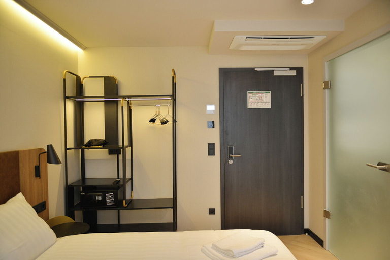 Bedroom 4, Day8 Hotel, Köln