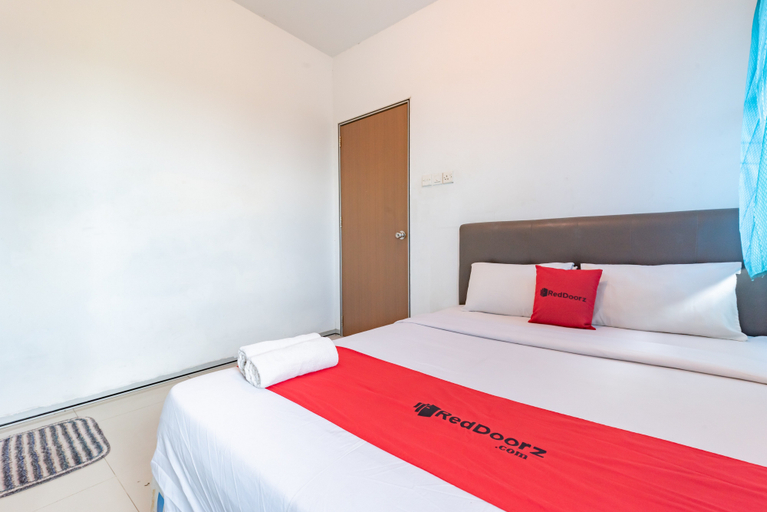 Bedroom 4, RedDoorz Plus near Kepri Mall, Batam