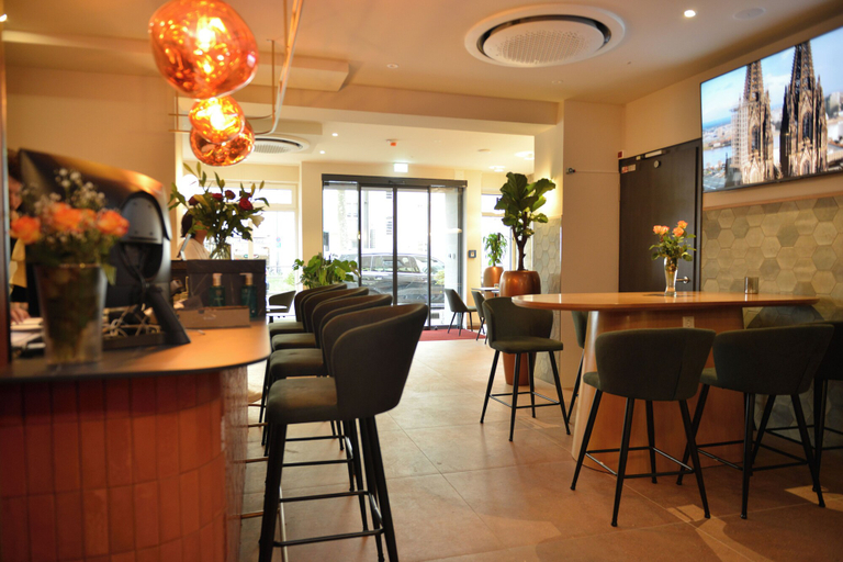 Food & Drinks