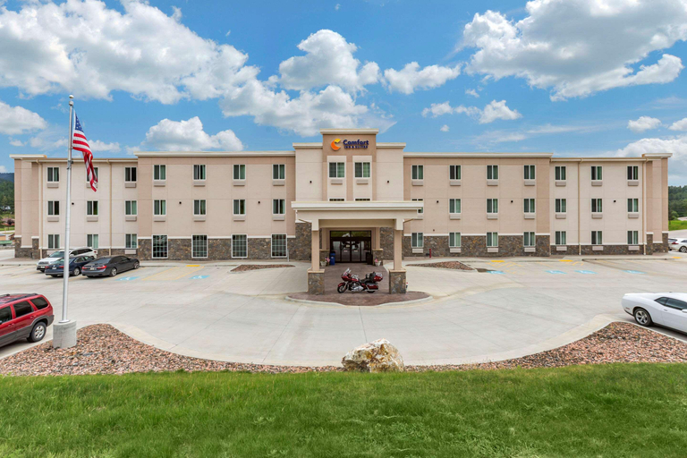 Exterior & Views 2, Comfort Inn & Suites Near Mt. Rushmore, Pennington