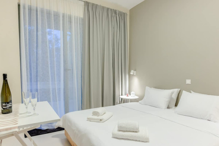 Room 4, Astra Beach Studio 4, Peloponnese