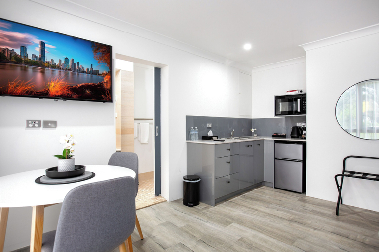Others 5, City Star Lodge, Brisbane