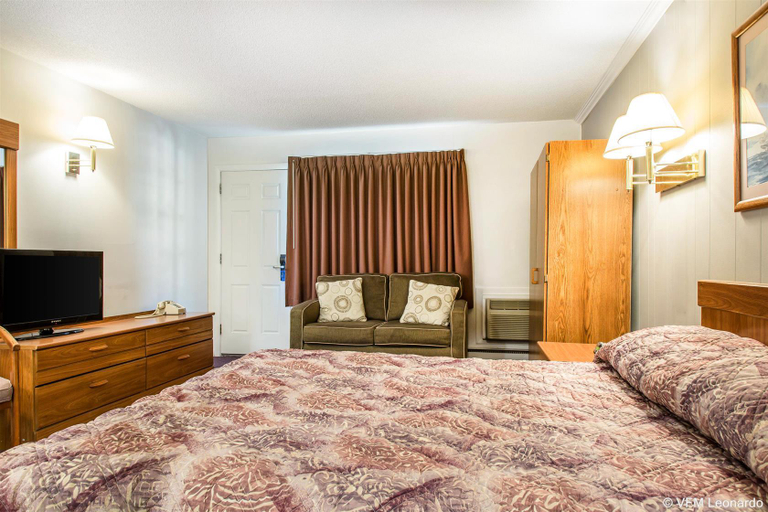 Bedroom 4, Rodeway Inn Waterford - New London, New London